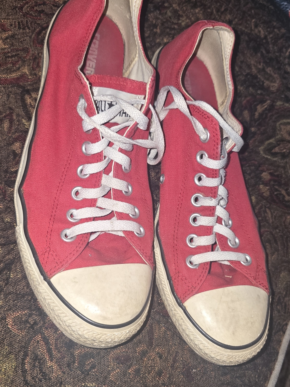 Converse Men’s Low-Top Canvas Red Size 10